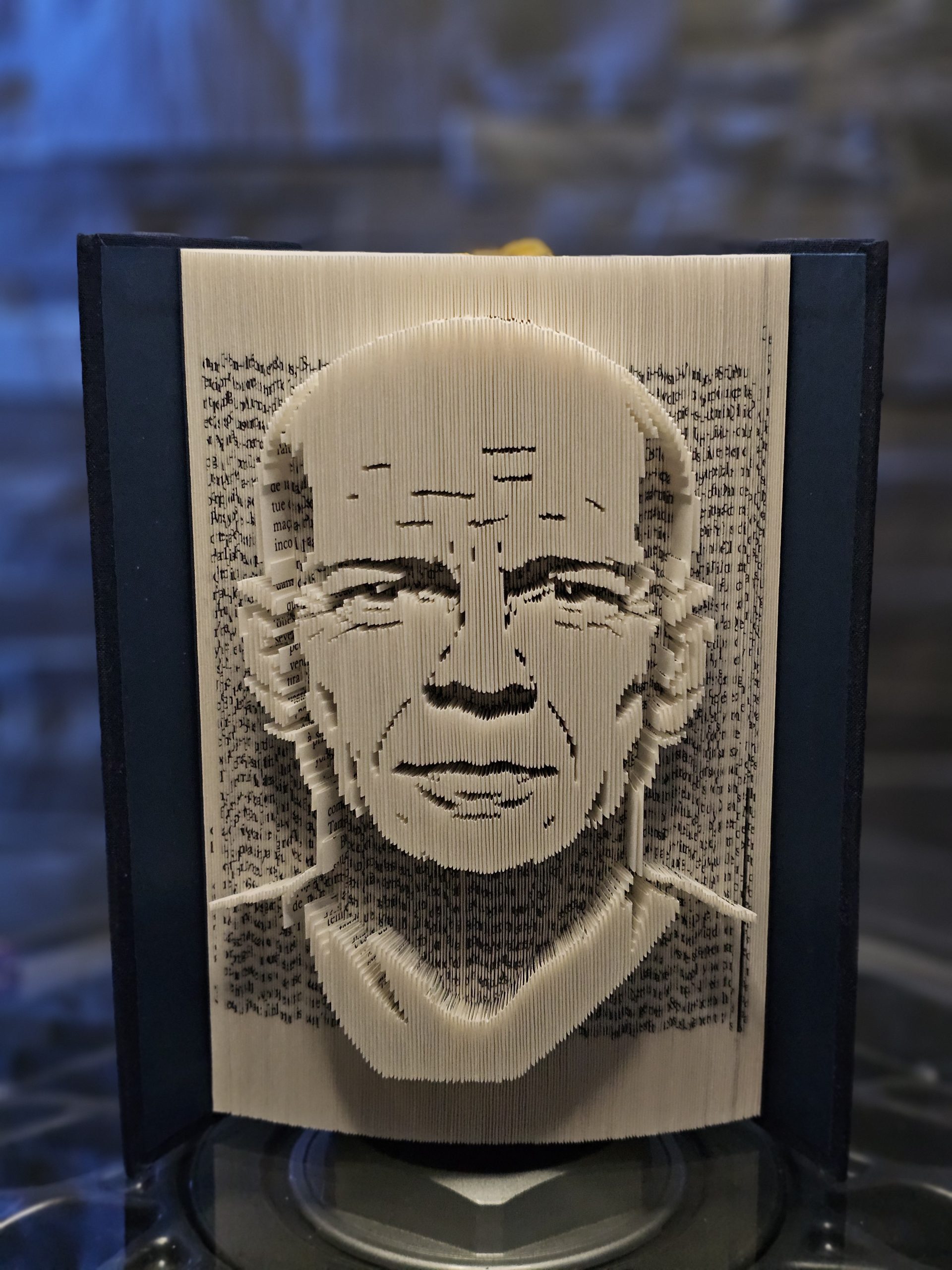 Sculpture de livre - Bruce Willis